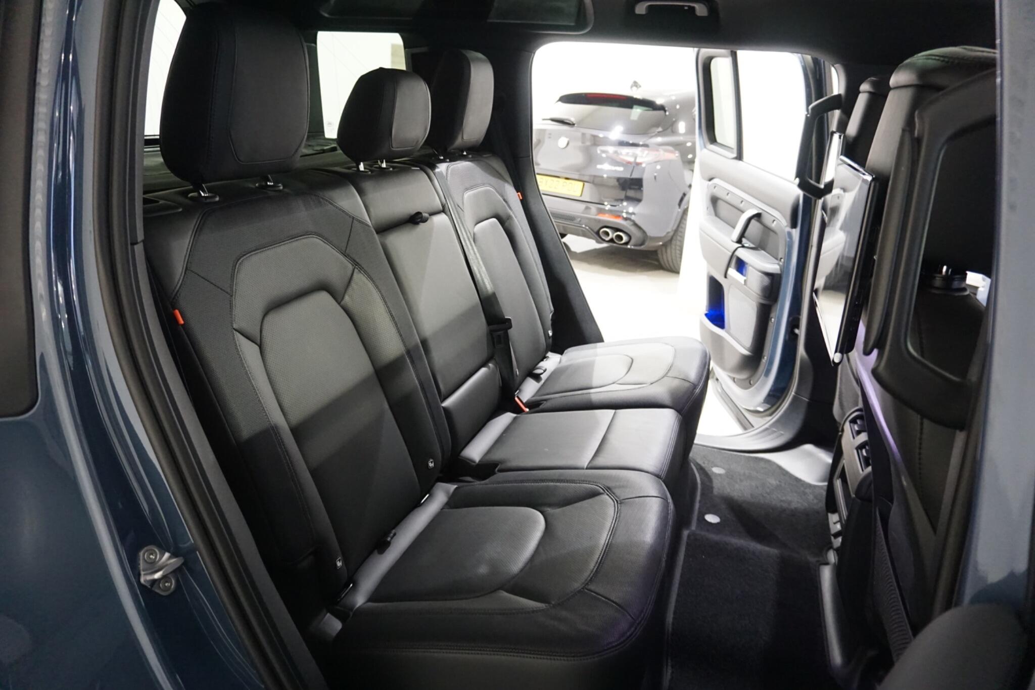 Land Rover Defender 110 2.0 P400e 15.4kWh X-Dynamic HSE SUV 5dr Petrol Plug-in Hybrid Auto 4WD Euro 6 (s/s) (404 ps)